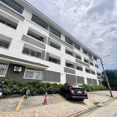 Ruan Plaisoi Apartment Banguecoque Exterior foto