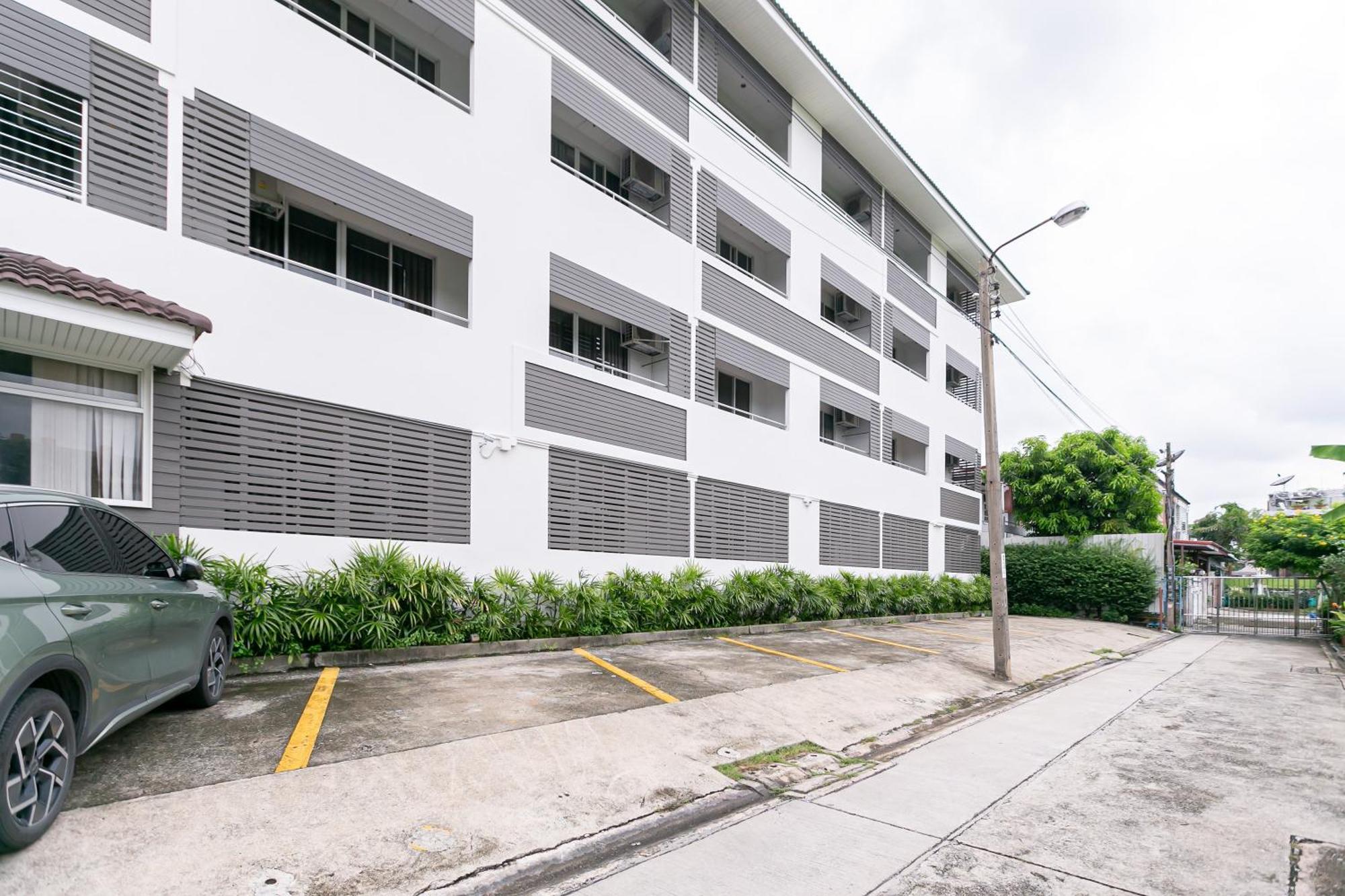 Ruan Plaisoi Apartment Banguecoque Exterior foto